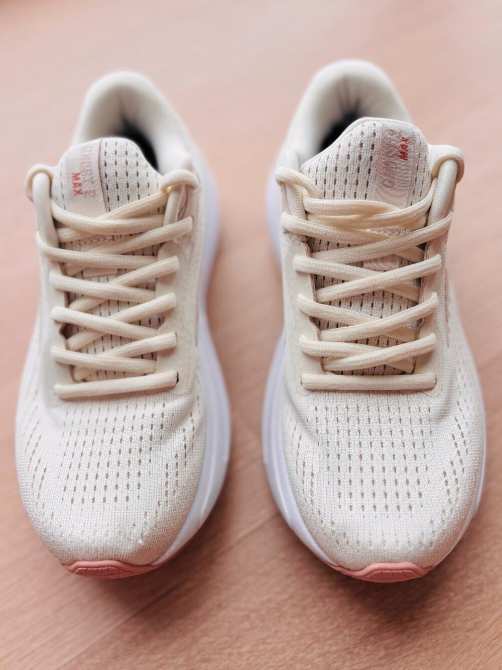 Brooks Ghost Max 2 Women’s Running Shoes – Size 6 – Coconut Milk/Zephyr